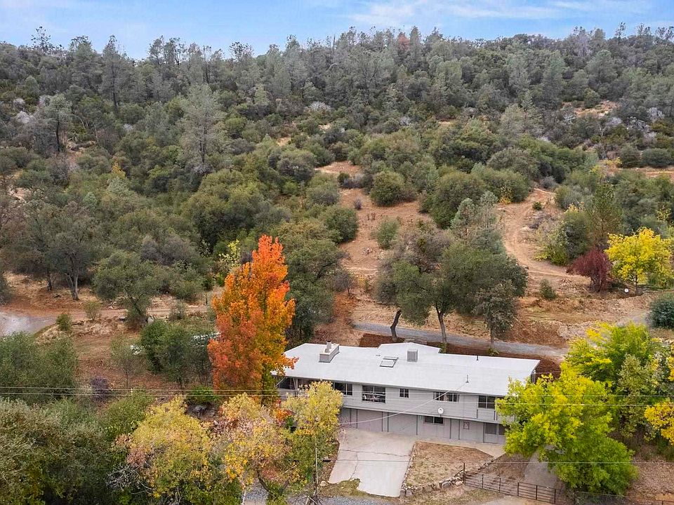 1st image of 19760 Ivy Ln