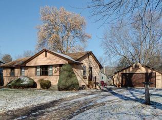 1724 Sugarloaf Trl, Minneapolis, MN 55444