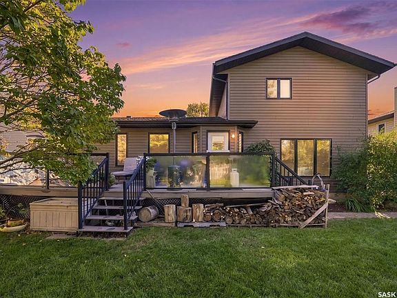 2nd image of 139 Neusch CRESCENT