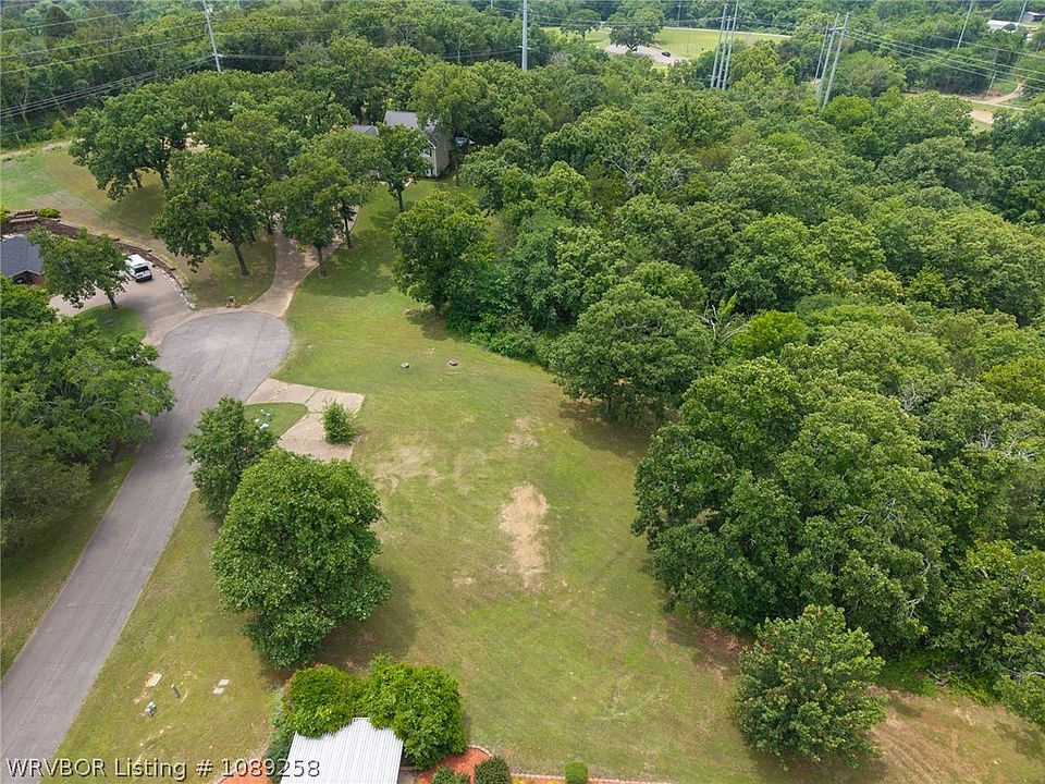 2nd image of 1635 Ridgeview Dr
