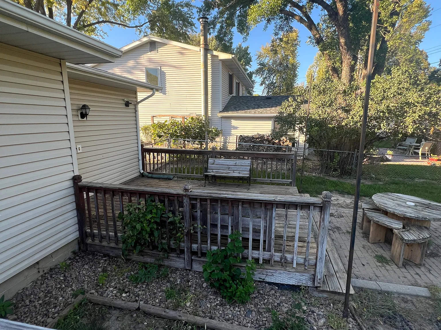 3 bed, 7518 sqft, $2,200 — Photo 4
