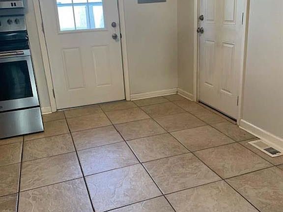 5th image of 337 Wilder Dr