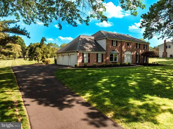 75 Eisenhard Dr, Ivyland, PA 18974