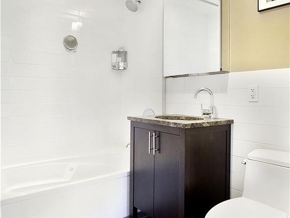 5th image of 457 Atlantic Ave APT 8D