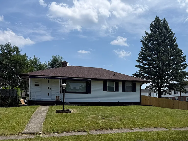 3390 Kenlawn St — Photo 1