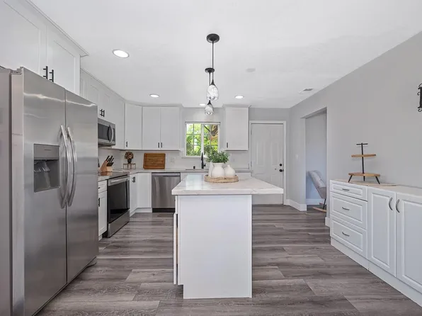 3940 Los Santos Dr, Cameron Park, CA 95682