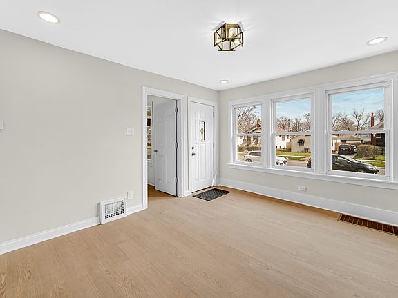 4th image of 1418 S 19th Ave