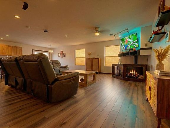 5th image of 1601 N Ward Rd