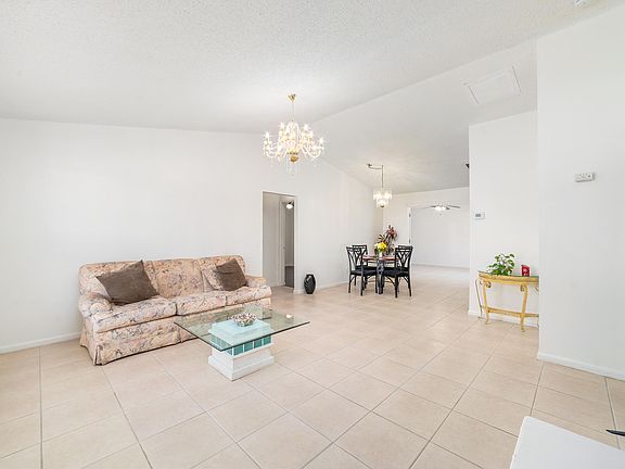 4th image of 2131 SE Glenrock Terrace