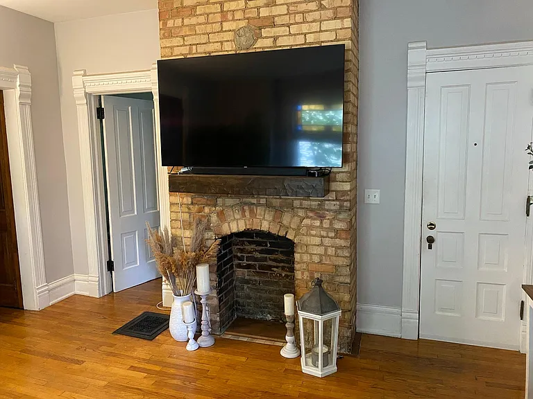 140 Campbell Pl NE #1 — Photo 3