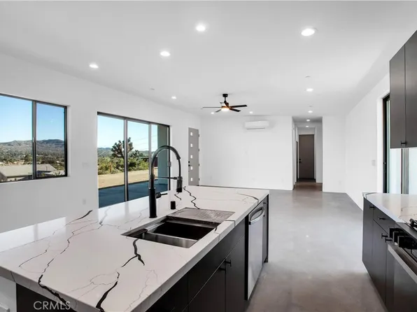 6879 Apache Trl, Yucca Valley, CA 92284