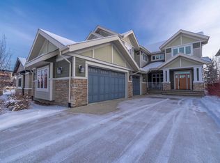 7549 May Cmn NW, Edmonton, AB T6R 0G9