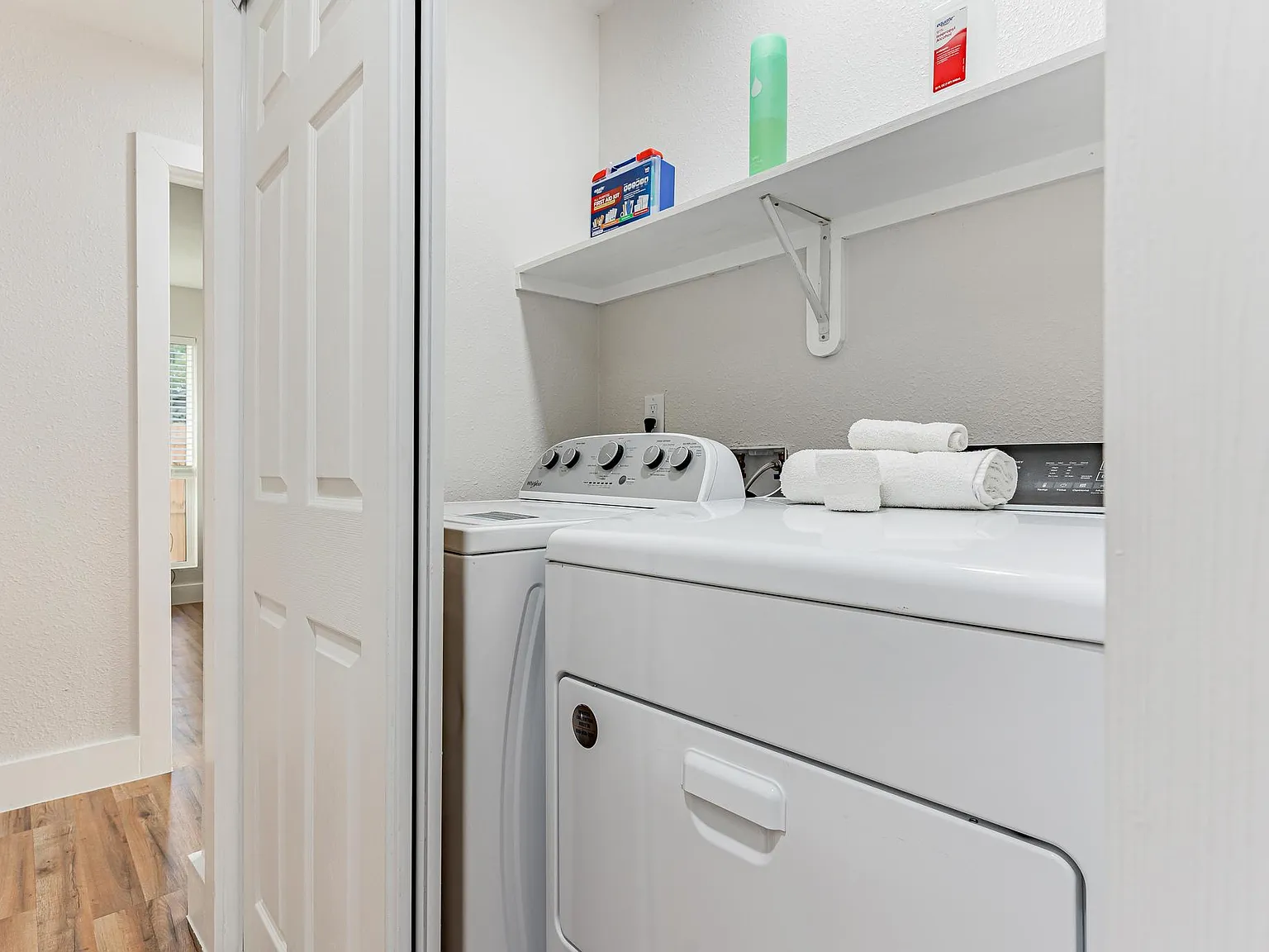 3 bed, 1300 sqft, $2,151 — Photo 2