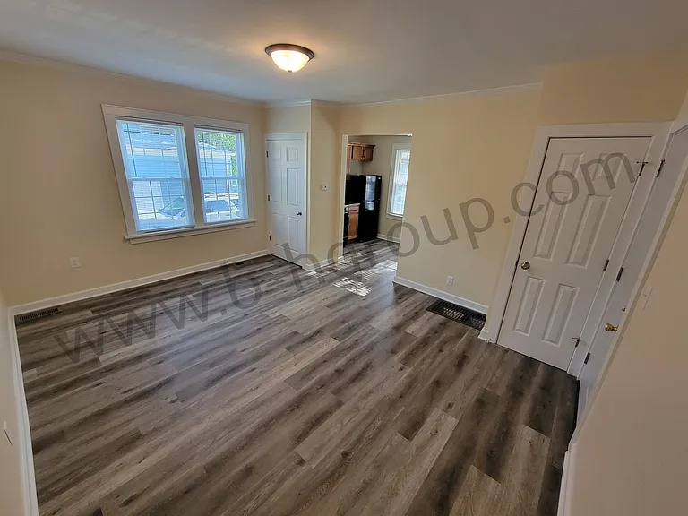 6743 12th Ave — Photo 3