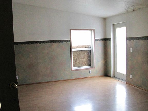 5th image of 27 Elk Meadow Dr