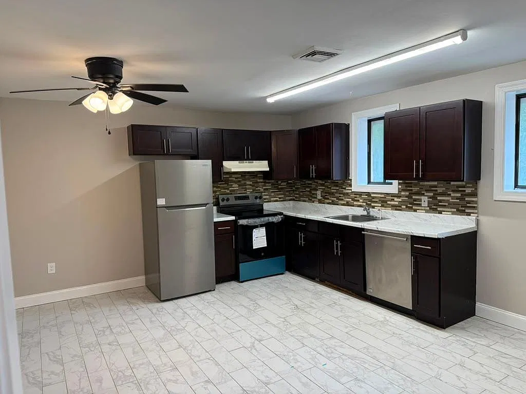 1 bed, 806 sqft, $1,550 — Photo 2