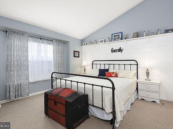 1st image of 131 Nicoles Ct #160