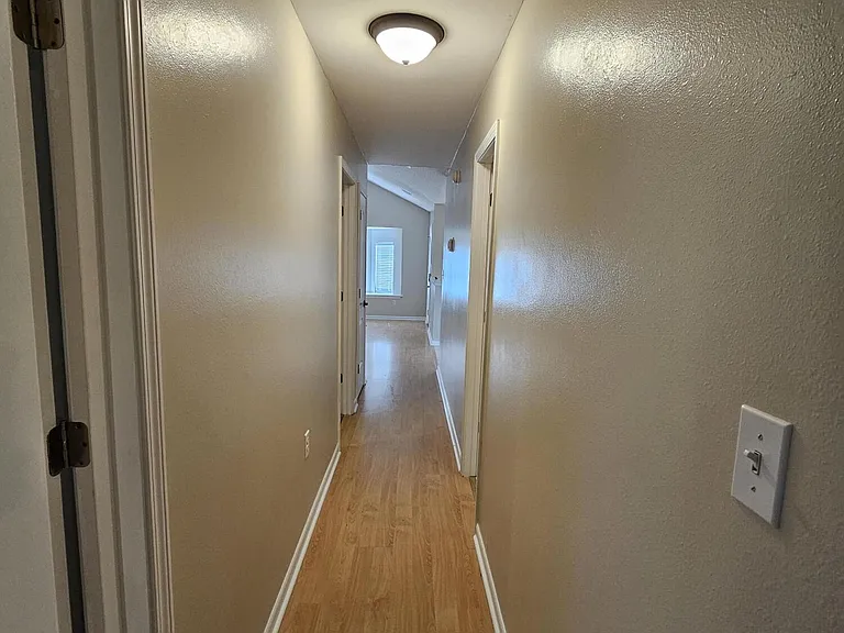 2219 Calle De Cantabria — Photo 12