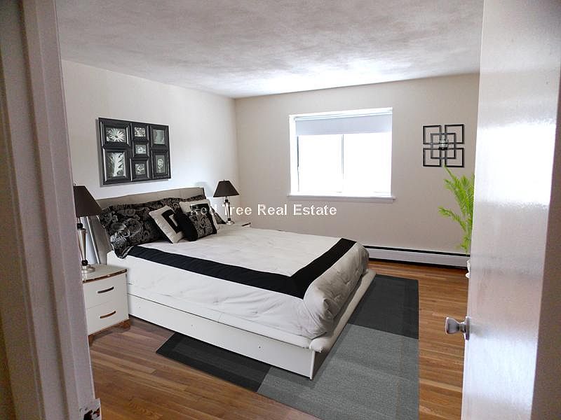 2nd image of 90 Gardner St #B8