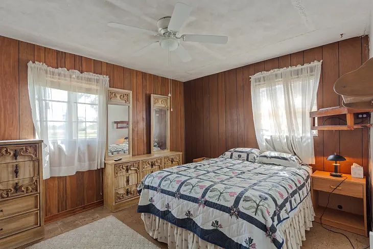 2nd image of 2026 S 85th St