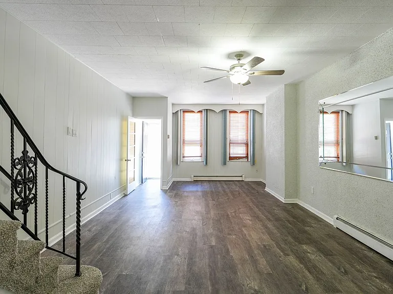 217 Moore St — Photo 4