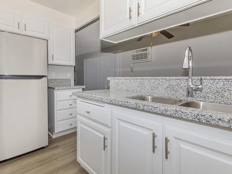 Tamarack Woods Apartment Homes — Photo 18