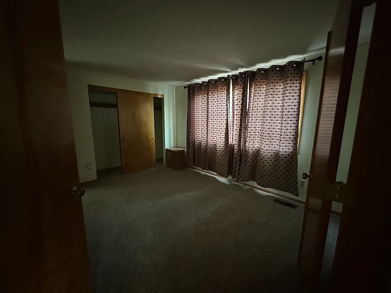 7610 SE Taggart Ct — Photo 1