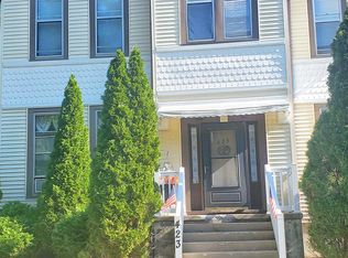 423 NW Barstow St #4, Waukesha, WI 53188