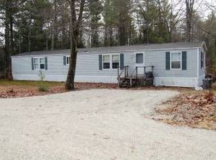 24 Dunn St, Mechanic Falls, ME 04256
