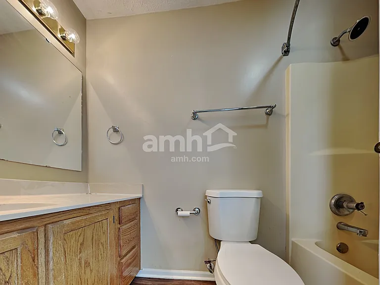 258 Longfellow Ln — Photo 12