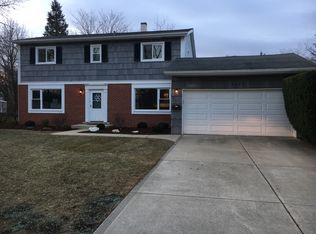 1486 College Ln S, Wheaton, IL 60189