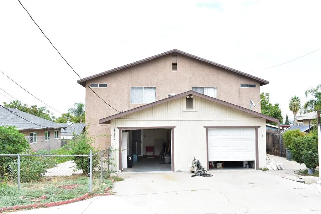 17330 Curtis Ave — Photo 1