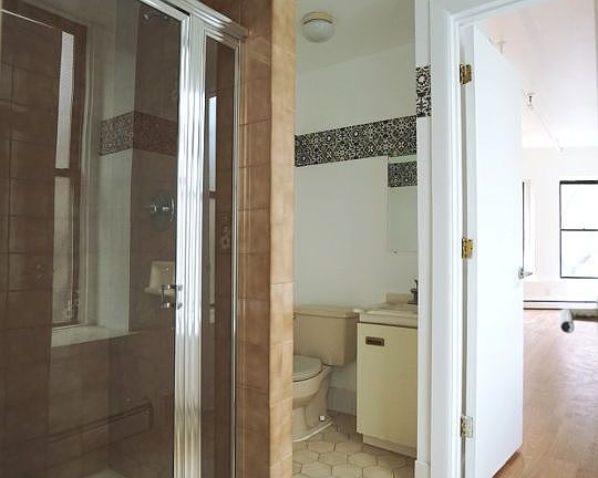 5th image of 19 Hudson St Rm 200