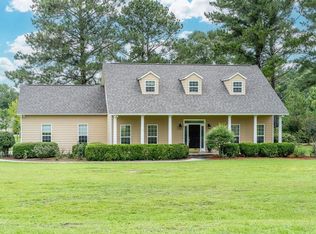 421 Drake Dr, Douglas, GA 31535