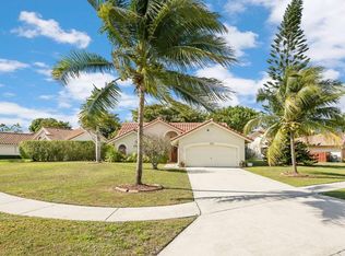 5240 Helene Cir, Boynton Beach, FL 33472
