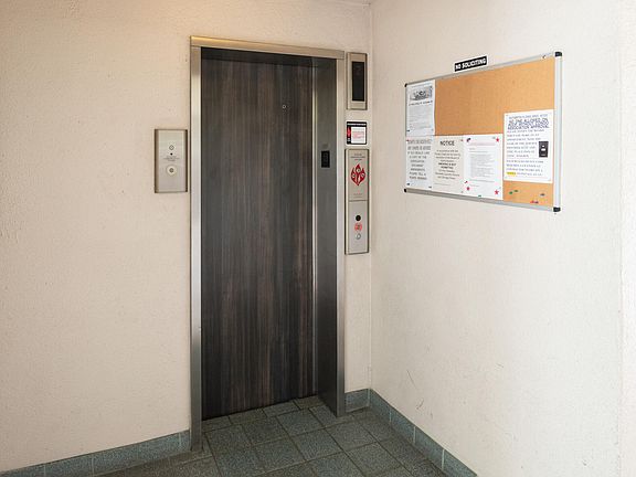 4th image of 334 Southampton B #334