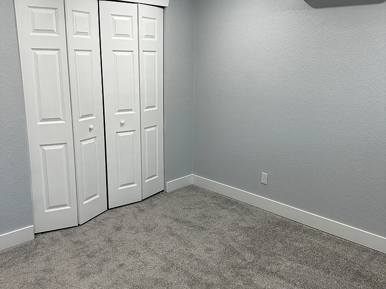 1055 Modred St — Photo 8