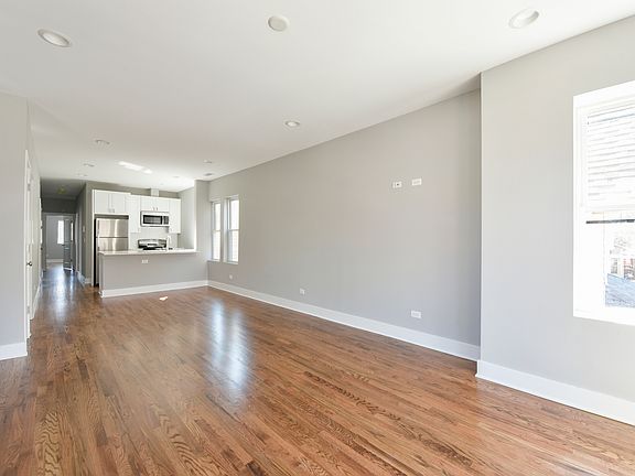 2nd image of 3937 N Francisco Ave #2