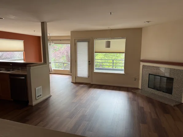 3520 Lake Washington Blvd SE APT 107, Bellevue, WA 98006