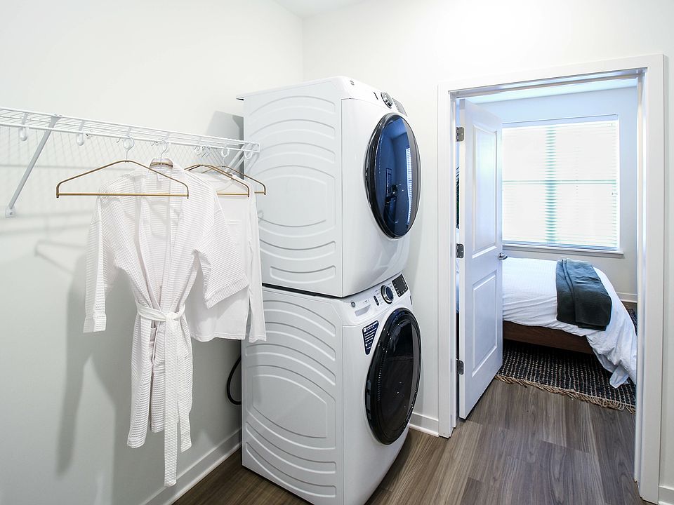 Washer + Dryer in Apartment