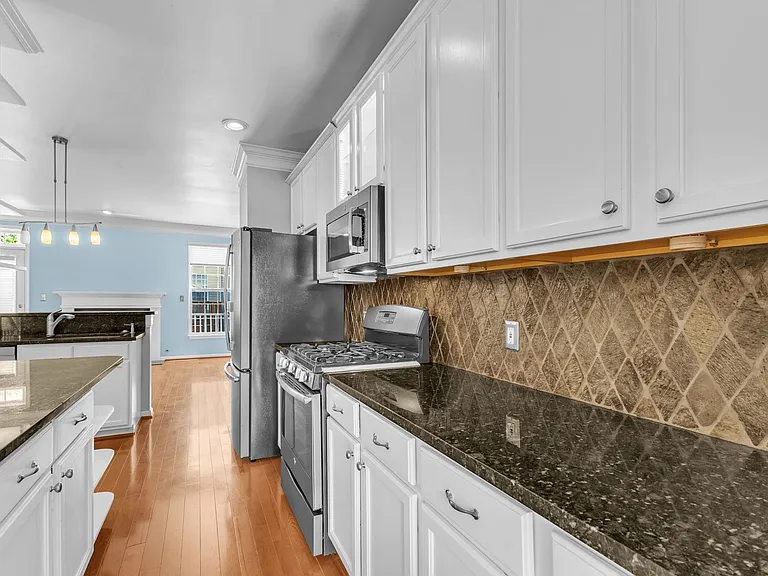 5937 Kirkcaldy Ln — Photo 17
