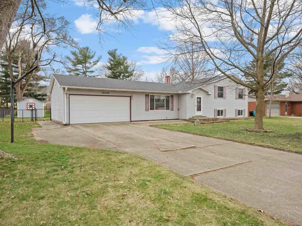 18322 Clairmont Dr, South Bend, IN 46637
