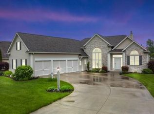 12734 Schooner Dr, Fort Wayne, IN 46845