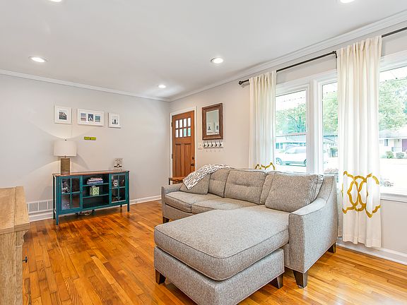 5th image of 3339 Concord Cir SE