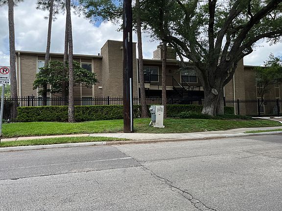 3rd image of 710 Bering Dr #D80