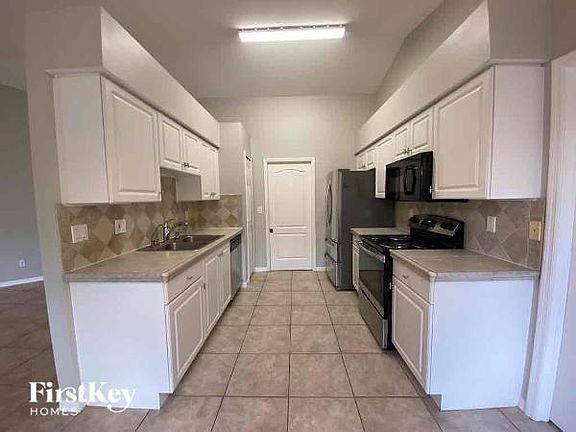 5th image of 116 SE 21st Pl