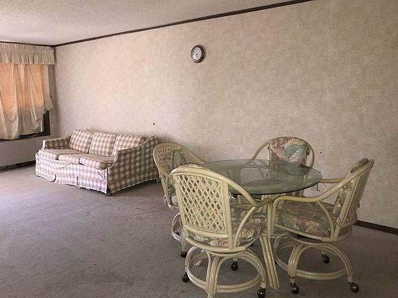 4th image of 202 Broadway Ave E #322