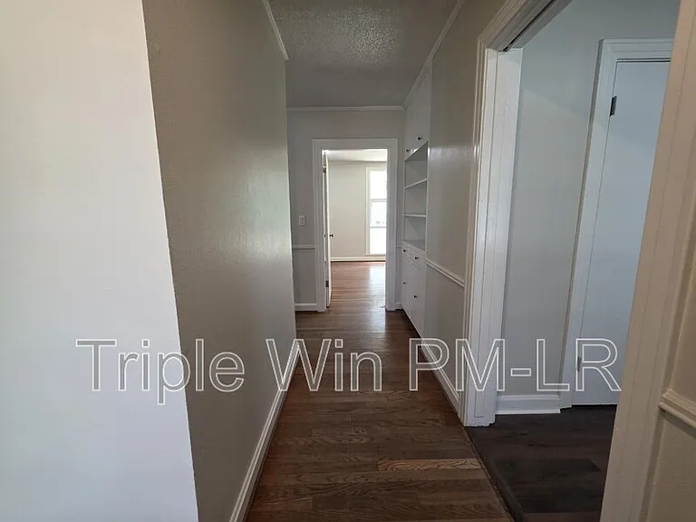 318 W Bell St — Photo 14