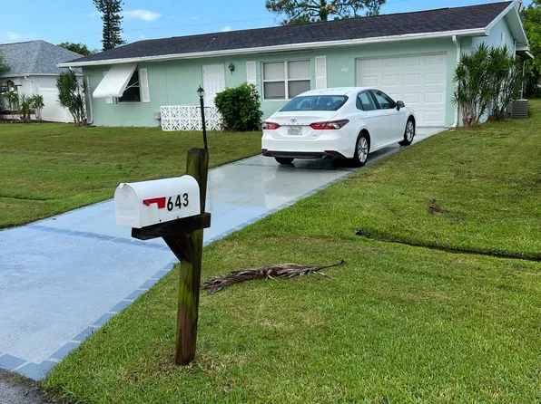 643 SE Clifton Ln, Port Saint Lucie, FL 34983