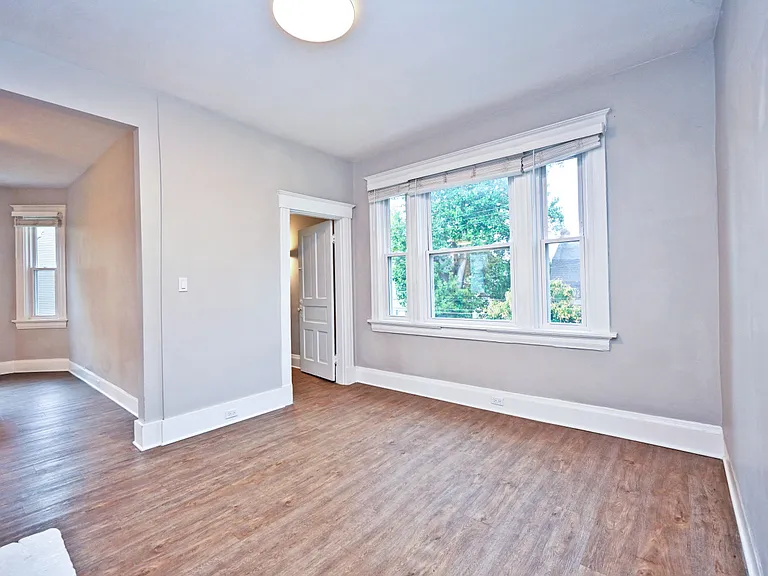 2709 Griffiths Ave — Photo 9